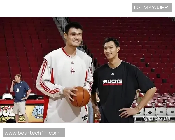 姚明与NBA球队好友的深厚情谊与篮球生涯的精彩瞬间回顾