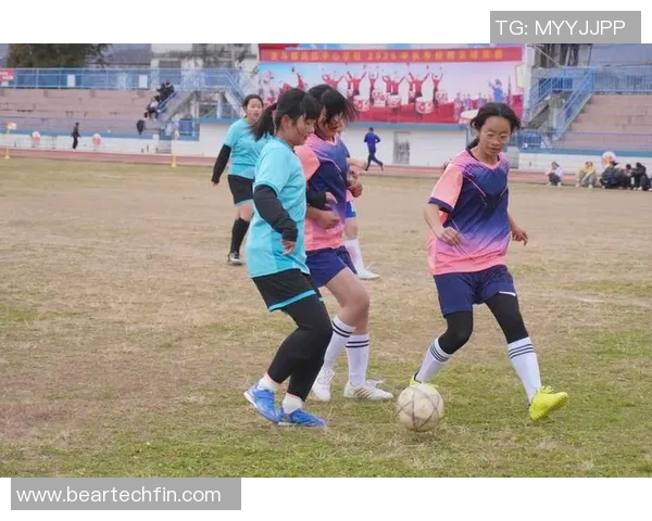 甘肃姑娘足球明星的成长故事与她在赛场上的辉煌成就 甘肃姑娘足球明星的成长故事与她在赛场上的辉煌成就